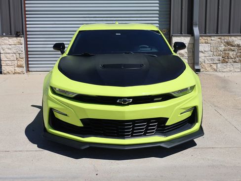 Used 2020 Chevrolet Camaro SS image 9