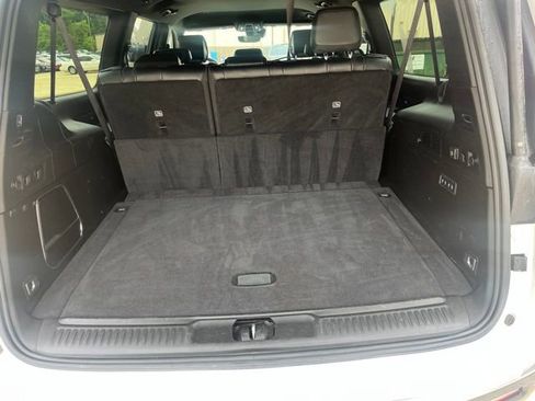 Used 2024 Jeep Wagoneer L Series III w/ Flexible Seating Group AWD/4WD image 15
