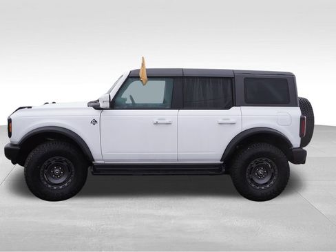 Certified 2025 Ford Bronco Outer Banks w/ Sasquatch Package image 9