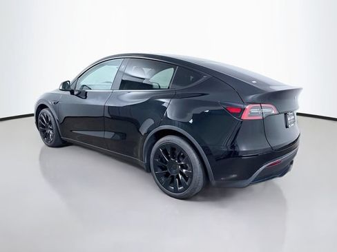 Used 2024 Tesla Model Y Long Range AWD/4WD image 5
