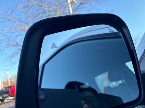 Used 2019 Jeep Grand Cherokee Altitude image 34