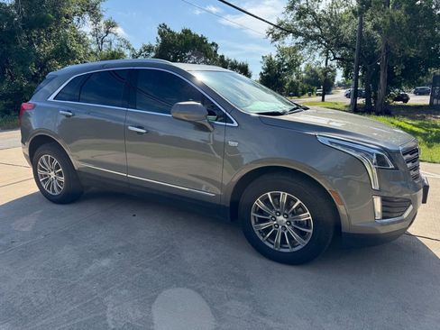 Used 2017 Cadillac XT5 Luxury w/ Driver Awareness Package FWD image 15