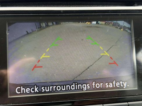 Used 2015 Nissan Rogue SV image 17