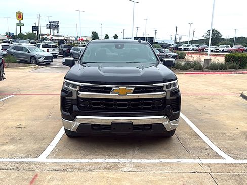Used 2025 Chevrolet Silverado 1500 LT AWD/4WD image 3