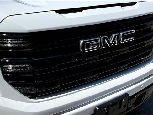 Used 2025 GMC Sierra 1500 Elevation w/ Elevation Premium Package image 38