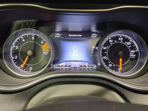 Used 2019 Jeep Cherokee Limited FWD image 23
