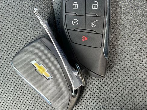 Used 2024 Chevrolet Equinox EV LT image 16