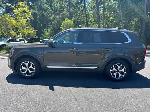 Used 2022 Kia Telluride EX w/ Towing Package AWD/4WD image 4