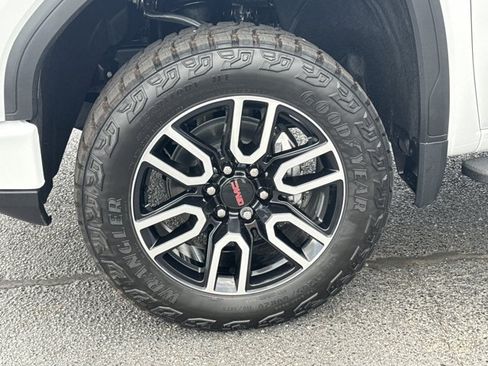 New 2026 GMC Sierra 1500 AT4 w/ AT4 Premium Package AWD/4WD image 18