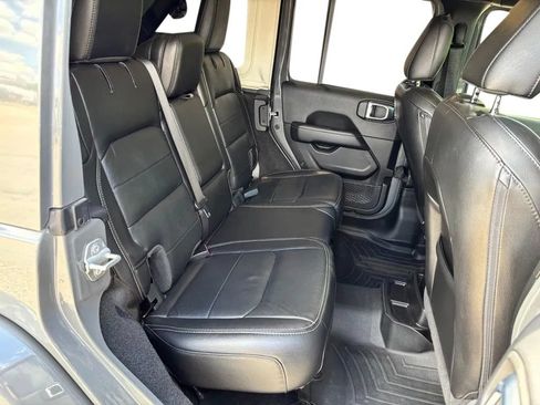 Used 2021 Jeep Wrangler Unlimited Sahara w/ Uconnect 4C Nav & Sound Group AWD/4WD image 26