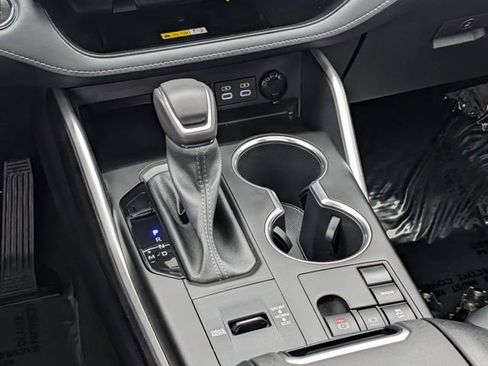 Used 2023 Toyota Highlander XSE image 14