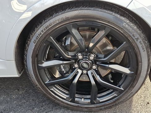 Used 2022 Land Rover Range Rover Sport SVR Carbon Edition image 12