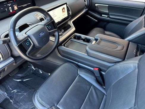 Certified 2025 Ford Expedition Platinum AWD/4WD image 14