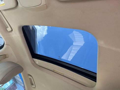 Used 2014 Ford Fusion SE w/ Equipment Group 202A FWD image 18
