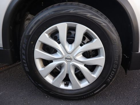 Used 2019 Nissan Rogue S AWD/4WD image 44
