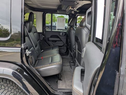 Used 2023 Jeep Wrangler Unlimited Sahara AWD/4WD image 37