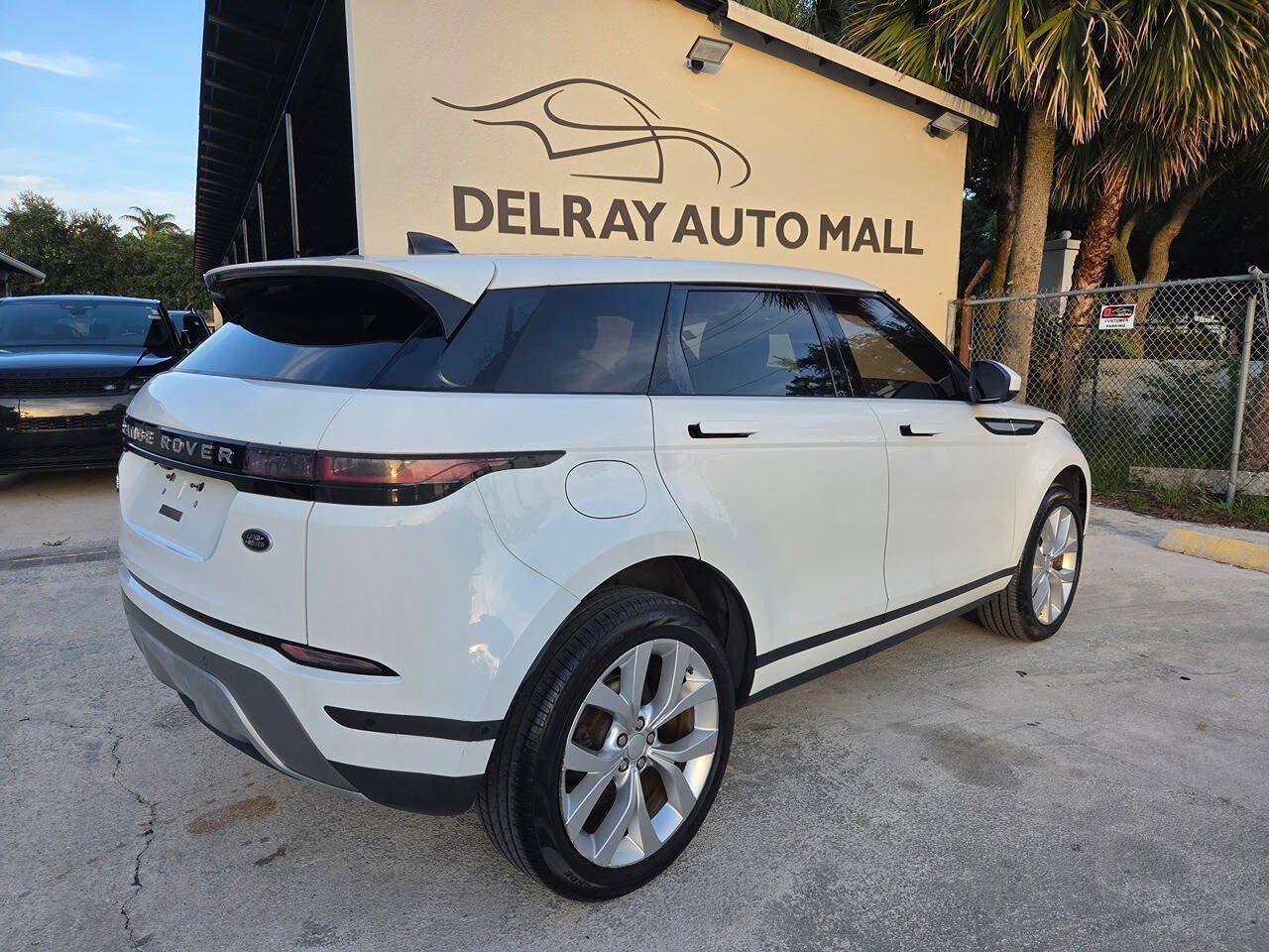 Used 2020 Land Rover Range Rover Evoque SE AWD/4WD image 5