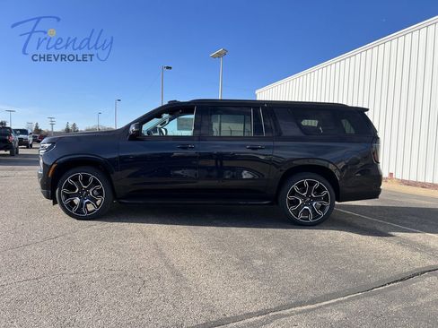 New 2026 Chevrolet Suburban RST w/ RST Capability Package AWD/4WD image 2