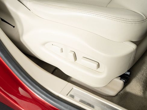 Used 2013 Cadillac SRX Luxury w/ Driver Awareness Package image 29