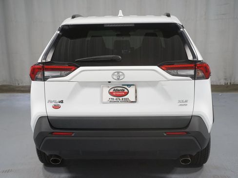 Used 2022 Toyota RAV4 XLE AWD/4WD image 7