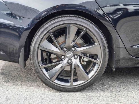 Used 2023 Genesis G70 2.0T w/ Sport Prestige Package image 11