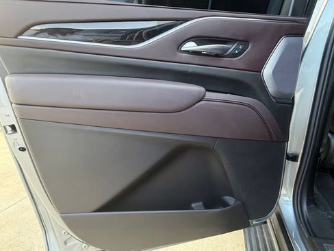 Used 2024 Cadillac Escalade ESV Sport Platinum w/ LPO, ONYX Package AWD/4WD image 20