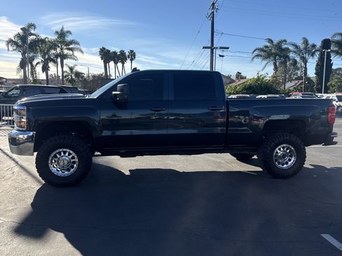 Used 2019 Chevrolet Silverado 2500 LT w/ Z71 Package, Off-Road image 6