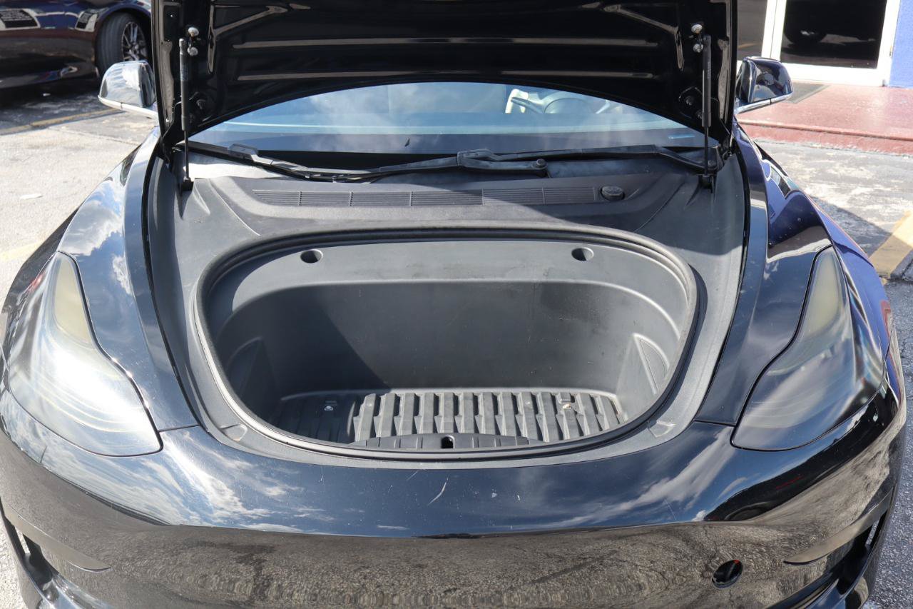 Used 2018 Tesla Model 3 Long Range RWD image 29