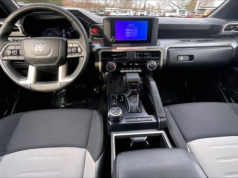 Used 2025 Toyota Tacoma TRD Off-Road image 14