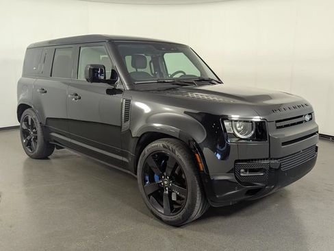 Used 2022 Land Rover Defender 110 AWD/4WD image 2