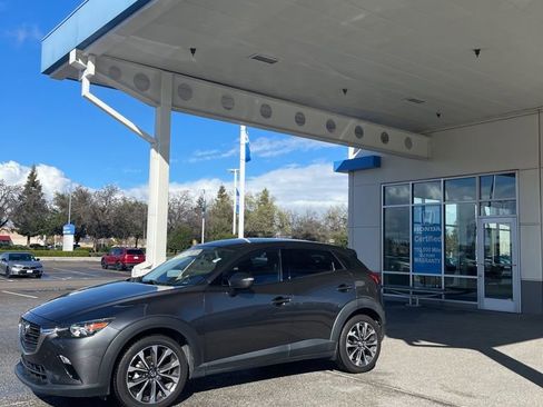 Used 2019 MAZDA CX-3 Touring image 2