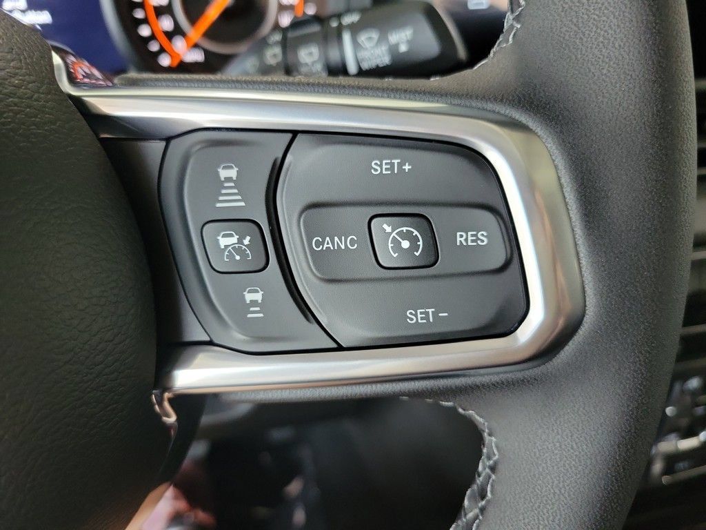 New 2025 Jeep Wrangler Unlimited Sahara AWD/4WD image 12