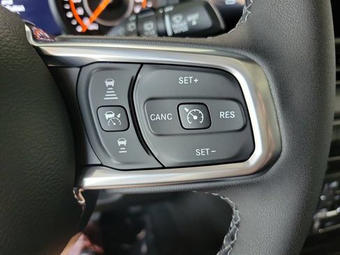 New 2025 Jeep Wrangler Unlimited Sahara AWD/4WD image 12
