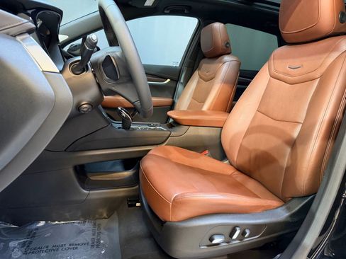 Certified 2023 Cadillac XT5 Premium Luxury FWD image 5