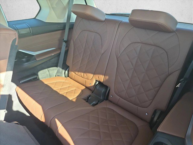Used 2026 BMW X7 xDrive40i w/ Premium Package AWD/4WD image 23