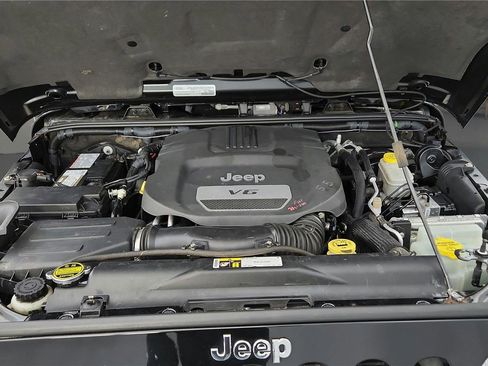 Used 2015 Jeep Wrangler Sahara w/ Connectivity Group image 13