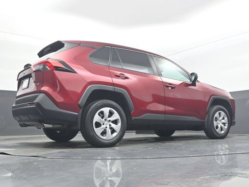 Used 2023 Toyota RAV4 LE FWD image 31
