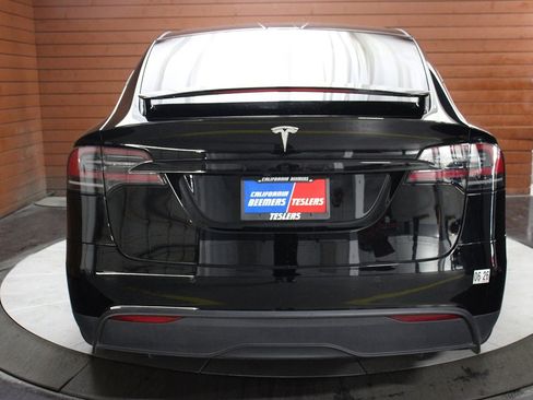 Used 2022 Tesla Model X image 28