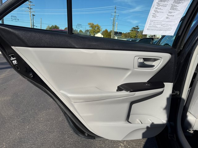 Used 2017 Toyota Camry LE FWD image 24