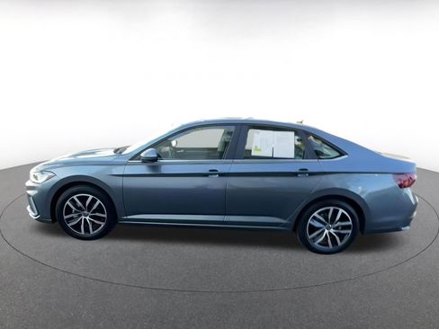 Used 2025 Volkswagen Jetta SE image 8
