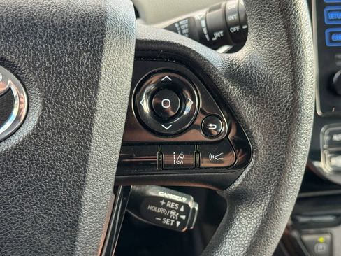 Used 2019 Toyota Prius LE FWD image 26