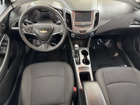 Used 2017 Chevrolet Cruze LT w/ Convenience Package image 24