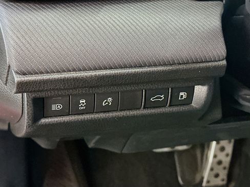 Used 2025 Toyota Camry SE FWD image 17