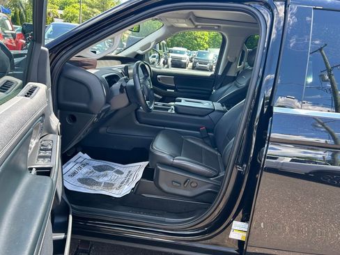 Certified 2025 Ford Expedition Platinum AWD/4WD image 15