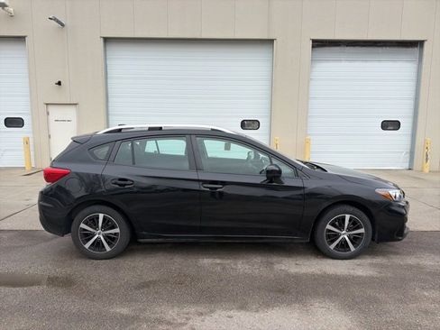 Used 2019 Subaru Impreza 2.0i Premium image 3