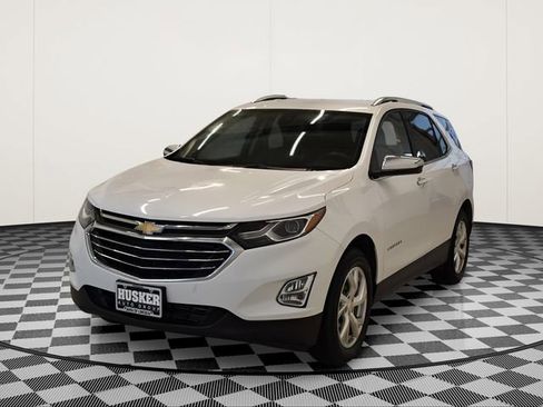 Used 2021 Chevrolet Equinox Premier AWD/4WD image 9