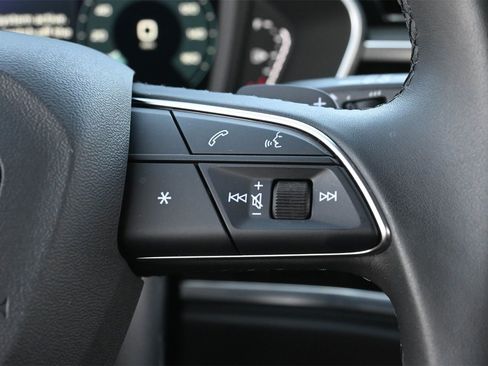 Used 2025 Audi Q3 2.0T Premium w/ Convenience Package image 7