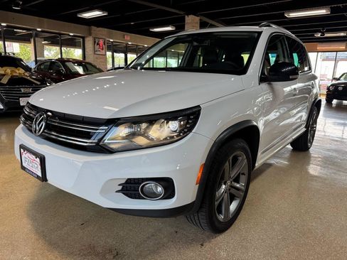 Used 2017 Volkswagen Tiguan Sport FWD image 3