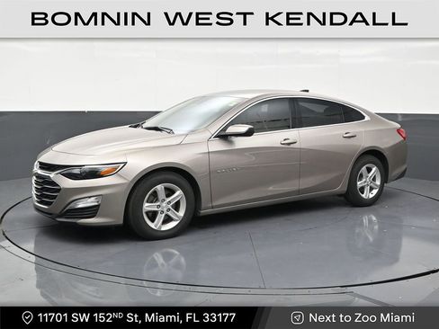 Used 2025 Chevrolet Malibu LS FWD image 1