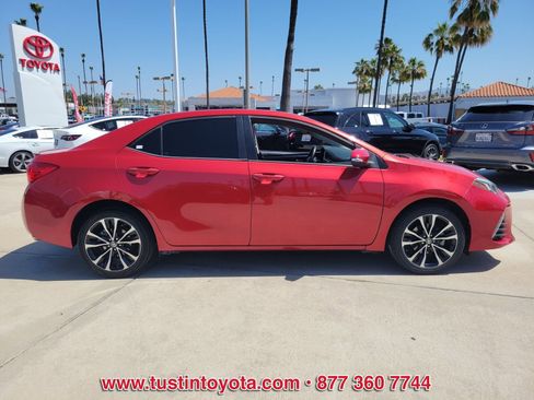 Certified 2019 Toyota Corolla SE FWD image 3